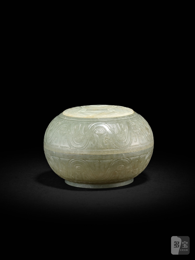 清　青玉圓蓋盒 | A PALE GREEN JADE CIRULAR BOX AND COVER - 图2